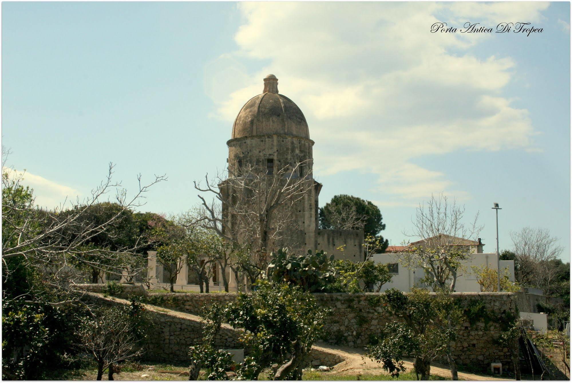 Appartamenti Porta Antica Di 特罗佩阿 外观 照片